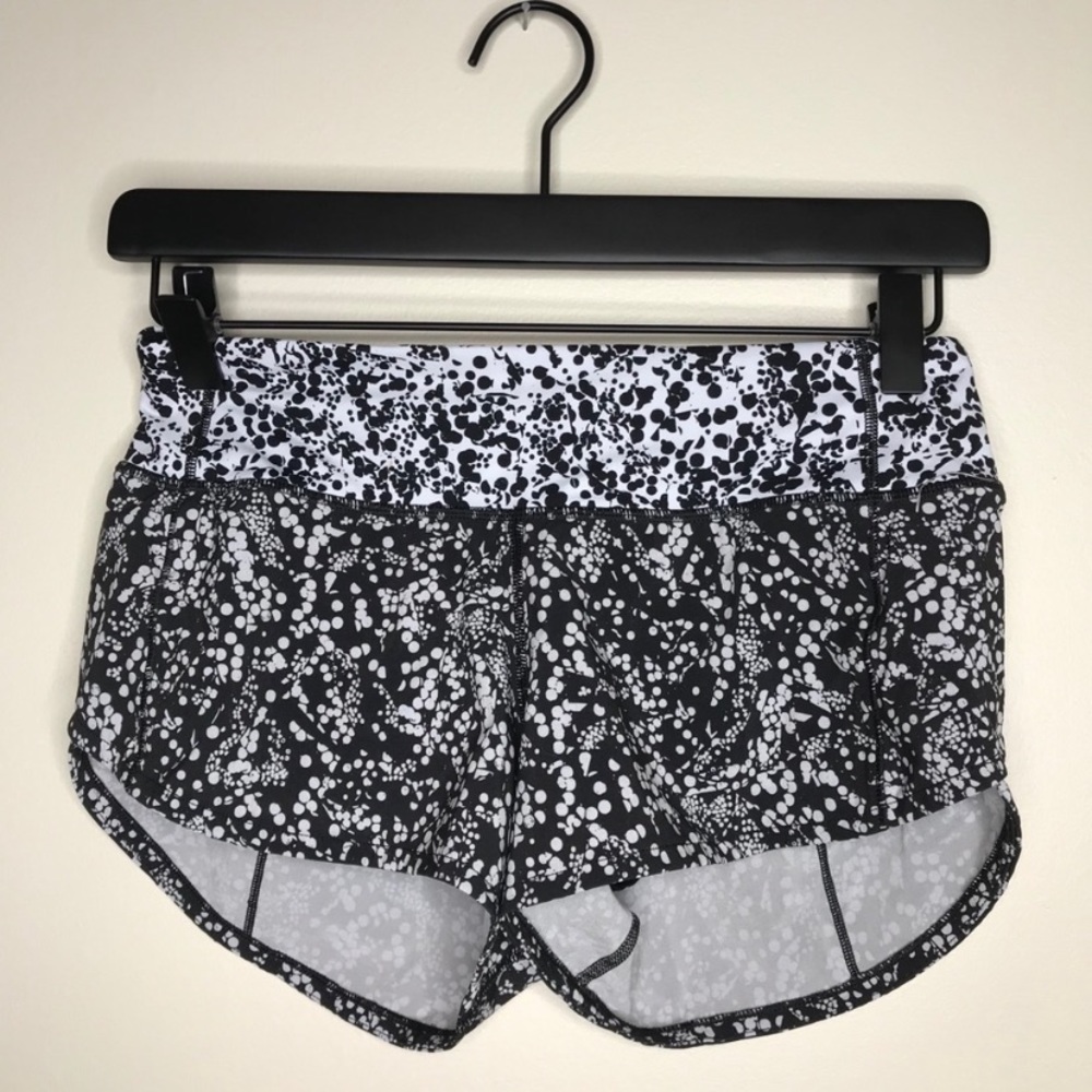 Black and White Lulu Shorts Sz 2
